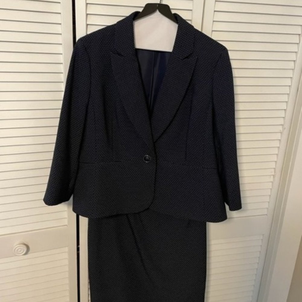 Blue 2 piece suit with skirt